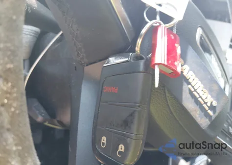 2023 Jeep Compass Latitude 4X4 z USA, uszkodzony, nr VIN 3C4NJDBN3PT562104